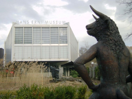 Das Museum steht auf dem Gelände des Verkehrshauses.