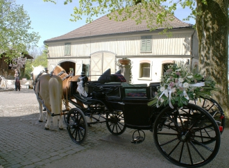 Hochzeitskutsche im Lindengut-Park 