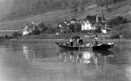 Fischer vor Schafis. Foto aus den 1920er Jahren